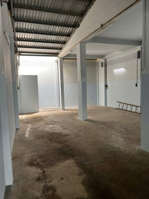 cho thuê nhà làm kho ngang 12m/408m2 , có 1 lầu-chỉ 35tr