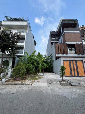 bán đất bán nàn p.thạnh mỹ lợi q2 khu thế kỷ 21 dt : 10m x 20m cn 200m2 giá 33.5 tỷ gần sông