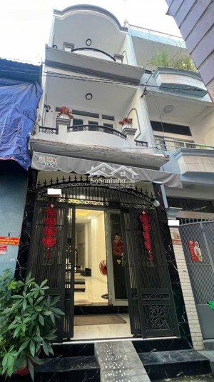 nhà trung tâm q 1 , 3 tầng btct , 3 pn , nhà đẹp xách vali vào ở ngay , thông tứ tung, chỉ 6.9 tỷ