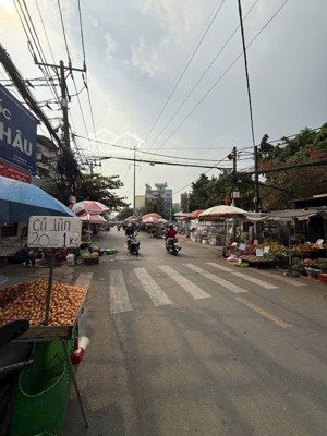 ngay chợ bùi minh trực, quận 8, mặt tiền kinh doanh sầm uất, 88m2, ngang 4.7mx18m, 13 tỷ tl