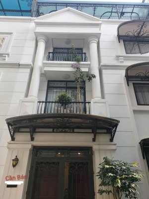 duy nhất một nhà bán. liền kề phân lô tô hiệu. vị trí vàng cuộc sống đẳng cấp.