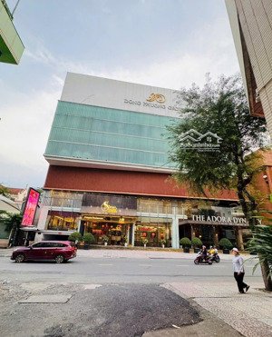 bán nhà 2 mặt tiền trần hưng đạo - dt: mh: 51m x 44m - 3 tầng - giá bán: 320 tỷ tl - tin thật 100%