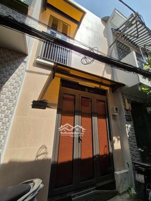 nhà đẹp bến vân đồn q4- 3 tầng-3x4,5m- sát mt- ko qh- chỉ 2 tỷ nhỉnh