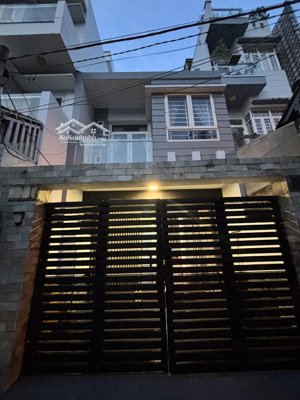 ô tô vô nhà lâm văn bền - tân hưng - đối diện cư xá ngân hàng - ngang 5m dài 16 chỉ 8 tỷ hơn