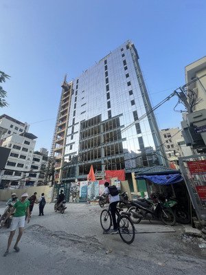 cho thuê sàn văn phòng trong toà nhà mặt phố ngọc khánh, diện tích 150m2 / sàn, pccc đủ cả