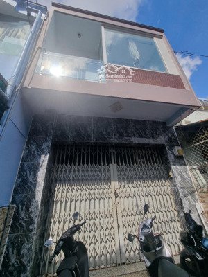 nhà bán đ lũy bán bích- sát q tân bình- 81 m2- chỉ 7,4 tỷ