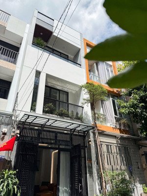 căn nhà full nội thất 51.2m2 ngay vạn kiếp, bình thạnh. giá: 3 tỷ 490, hẻm 4.5m, nhiều tiện ích