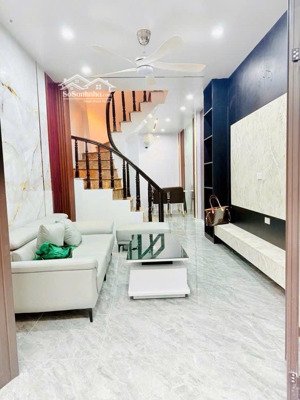 bán gấp 39 đại đồng - vĩnh hưng. 32m2. 4 tầng. giá 6,4 tỷ có bớt. sổ đẹp nở hậu