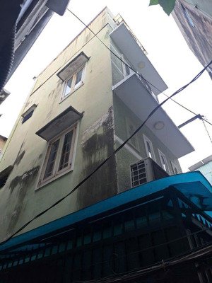 - bán gấp nhà , bà huyện thanh quan phường 9 , q3 16,9m2