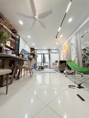 bán nhà đẹp 19,2 tỷ cầu giấy, ô tô đỗ cửa