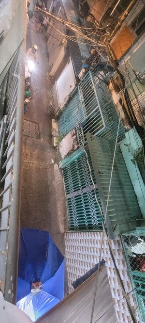 nhỉnh 6 tỷ là ở ngay nhà 2 tầng 62m2 đ. bùi đình túy q.bt, gần chợ bà chiểu