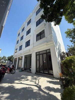 bán nhà 4tx34m2 . ôtô đỗ đầu ngõ. sổ đỏ riêng. full nội thất cơ bản. gần ttdt thao. lh 