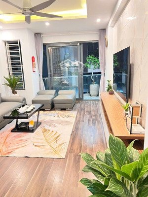 nhà riêng phố việt hưng, phường việt hưng, long biên, hà nội. diện tích 47m2 full nội thất xịn xò.