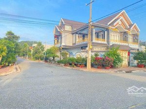 bán nhà mặt tiền nhựa long hải. khu dân cư, an ninh. ra dinh cô long hải chỉ vài phút đi xe