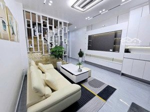 nhà đẹp đón tết ngay 300 nguyễn xiển-40m2x4t, mt:4.1m-tặng full nội thất chỉ 7.57 tỷ.
