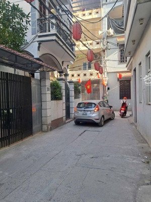 siêu đẹp nhà phố bằng liệt gần kđt linh đàm ở ngay nhà dân tự xây còn như mới, vị trí đẹp