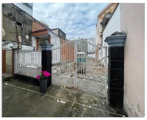 nhà 5,4x36m (207m2), mặt tiền lùi huỳnh tấn phát quận 7 chỉ 12,95 tỷ (63 triệu/m2)