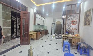 nr hậu ái, 5 tầng, ô tô 7 chỗ đỗ cửa, 5.8 tỷ, cách mặt đường 3.5 vài bước chân