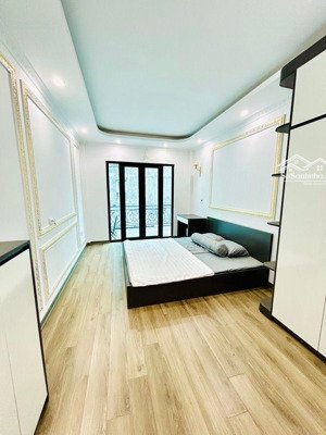 e cần bán gấp nhà lĩnh nam 35m,5 tầng nhỉnh 6t. nhà mới kính koong . an sinh đỉnh .