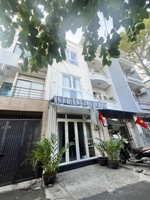 bán nhà ngay chợ đakao - quận 1 - hxh - 50m2 - 4 tầng. tiếp giáp trần quang khải, hoàng sa