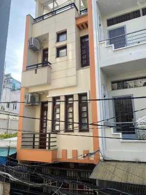 bán nhà hxh bùi đình tuý - khu bàn cờ vip - 2 tầng, 2pn- chỉ 5 tỷ- đầy đủ tiện ích xung quanh