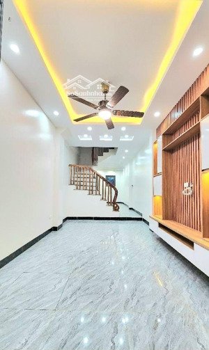 bán gấp nhà kiến hưng oto gần. 3 bước ra khu đấu giá và công viên 365 . chủ tặng nội thất đẹp.