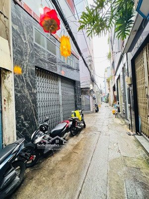 bán gấp căn nhà tại quận 1 - 50m2. cách hoàng sa 20m2. lô góc 2mt thoáng. dòng tiền 20tr/tháng