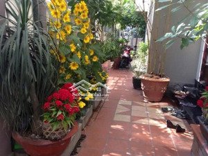 nhà biệt thự to hẻm 502 huỳnh tấn phát cần bán