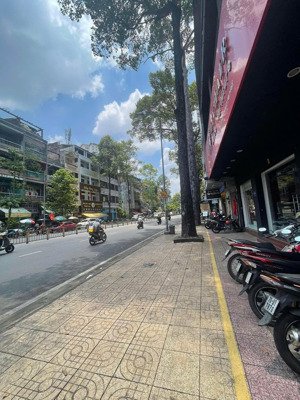 bán nhà mặt phố trần phú quận 5, 300 triệu/m2, 142m2, hàng hiếm tại giá cực chất