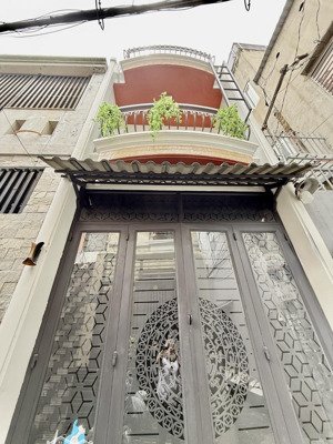 ngay ubnd quận gò vấp, ngã 6 nguyễn kiệm, nguyễn văn nghi, full nội thất, 2 tầng đúc, 3 pn, dt