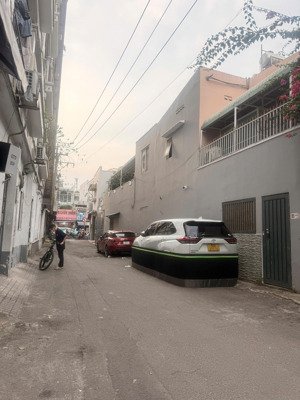 gần 100m2- cực hiếm chdv xây hầm+5 tầng, ngay làng đại học- hxh 12 m thông - 2 mặt hẻm - chỉ 12tỷ