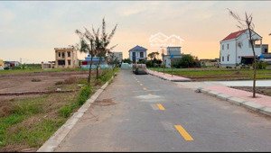 đất thổ cư vuông vức 84.5m2 giáp quất lâm