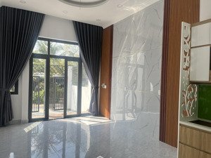 nhà mới xây, mong muốn gia đình hoặc sinh viên thuê lâu dài