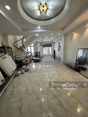 hiến nhà bán hxh đề thám q1 - ngang 7.2m - cách mặt tiền 10m - 96.2m2 - 22 tỷ - gần chợ bến thành