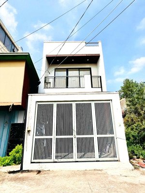 nhà 5 tỷ xíu - hẻm xe hơi né - 2 tầng - 63m2 vuông đẹp - linh đông