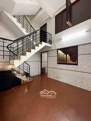 quận 3 - lê văn sỹ - nhà 4 tầng - 6pn hẻm thông - vị trí trung tâm - sổ vuông đẹp