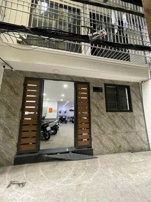 chính chủ bán chdv dòng tiền 150tr/tháng phố xã đàn 7t thang máy 18p dt:65m mt:5,5m nhà mới koong f