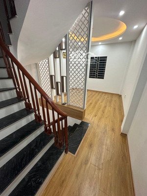 đại tự- nhà mới đẹp lung linh đón tết- ô tô chạy qua ,ngõ thông, gần trường , chợ