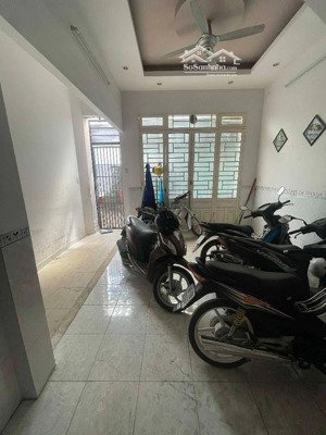 hẻm ô tô đỗ cửa phạm văn đồng 4 tầng 80m dòng tiền 36tr/tháng nhỉnh 9 tỷ