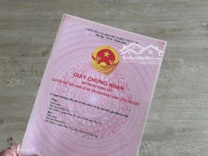 tôi có lô đất nhà vườn ngay giáp ubnd xã, trạm y tế, trường học, vuông đẹp cần bán rẻ