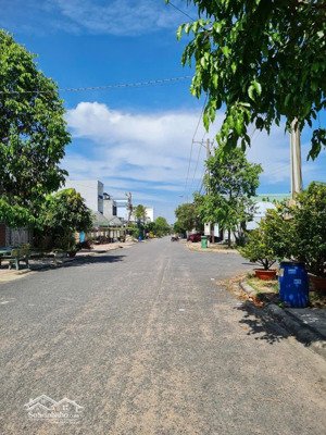 lô góc 8x18,4 giá 2,85 tỷ b8/23. khu lavender p. tân triều cách hầm chui tân phong 6km