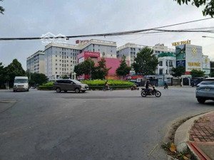 cho thuê mặt bằng ngay vòng xoay hiệp thành 3 - thủ dầu một - bình dương - diện tích: 10x26m