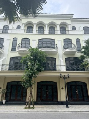 rẻ nhất thị trường - 63m2 , mặt tiền 4,5m rất vuông vắn - đơn giá yêu thương hơn 140tr/m2 - ch