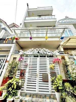 nhà 3 tầng đẹp,giá rẻ,hẻm liên tổ 1-2 gần trường đh y dược cần thơ