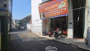 thanh lý 1 kiot và 10 pt thu nhập 14 tr/tháng. mặt tiền đường nhựa thông. dt 176m2. giá 5 tỷ390