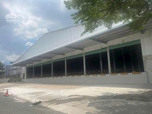 cho thuê kho chứa hàng hóa trong kcn vsip2. dt 4800m2. giá 86.106,9 đ/m²/tháng2. lh 