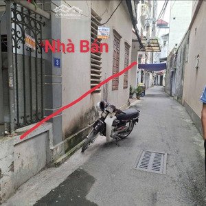 cô huyền bán lô đất có nhà cũ hiếm tu hoàng 105m2, mặt tiền 9,5m ô tô vào nhà. giá chỉ 15 tỷ