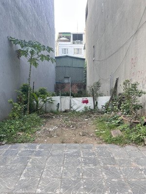 bán đất mặt phố tư đình long biên 140m2, kinh doanh, làm văn phòng, gần cầu, giá tốt 32 tỷ