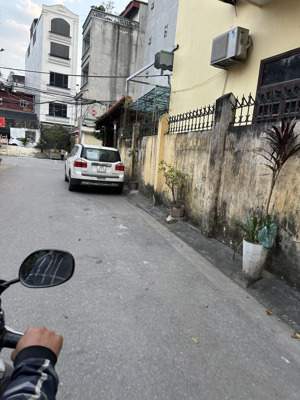 nhà đẹp hiếm có ngõ 195 vũ xuân thiều 83m2, mt 6,6m, sân riêng trồng cây, cách ô tô 5m. giá 9,9 tỷ