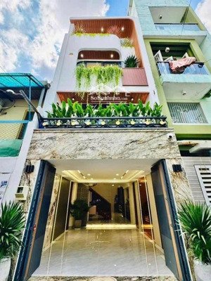 tôi bán nhà cho thuê 22triệu ở nguyễn tri phương - quận 5 gần bệnh viện quân y 7a. giá 3tỷ280/ 68m2